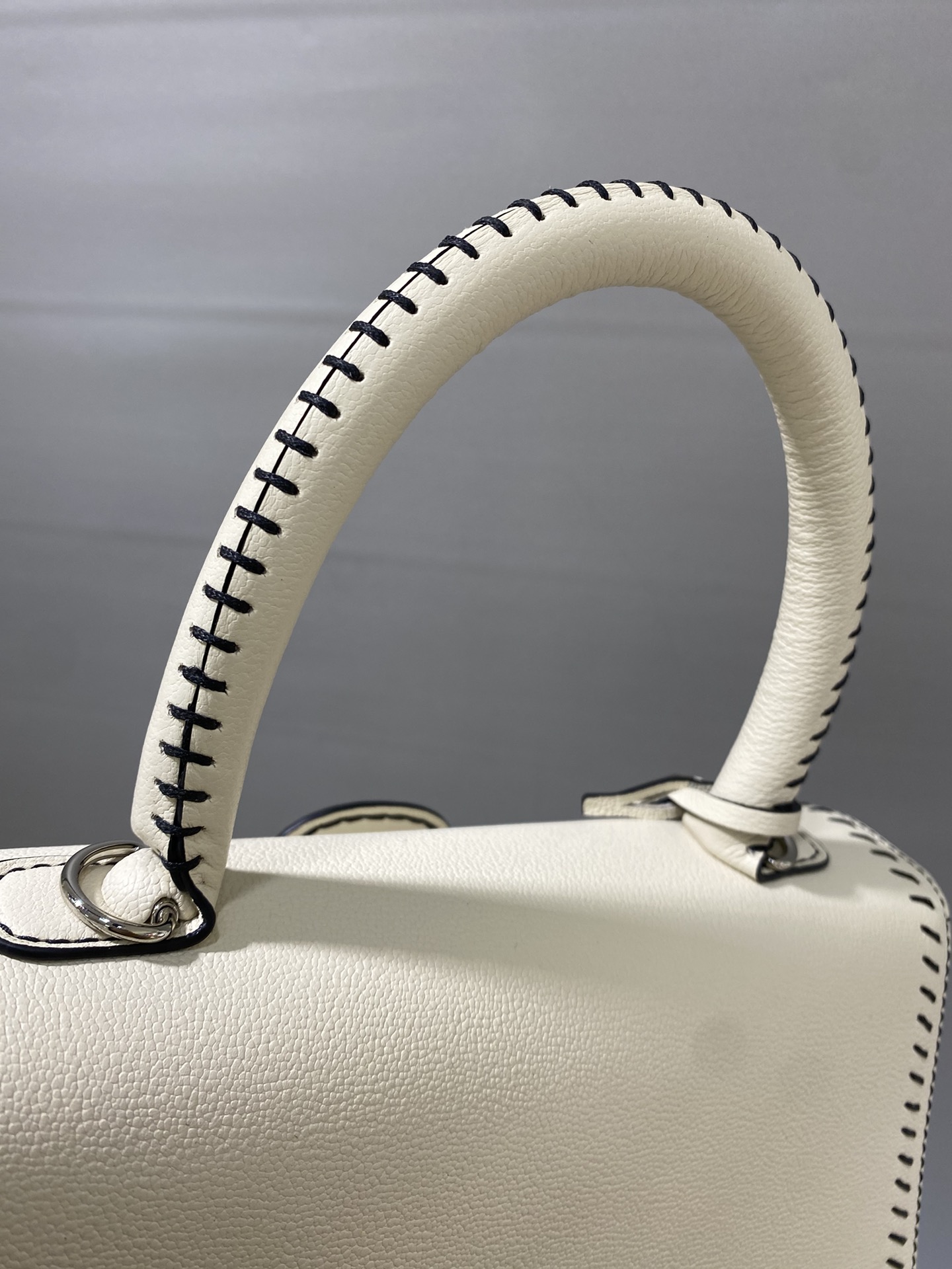 델보 브리앙 박스백 미듐